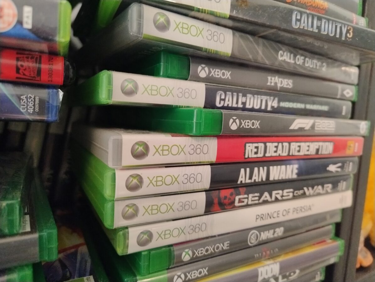 pile of games xbox 360 xbox one